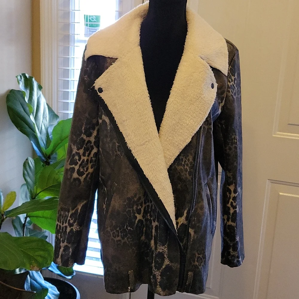 Nasty Gal animal print jacket cream faux fur lining asymmetrical zipper M EUC …
